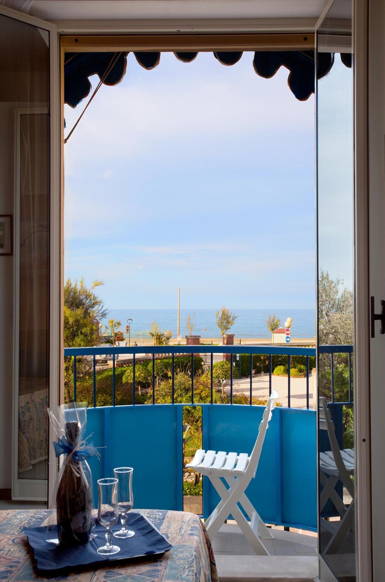 Hotel Azzurra Senigallia Eksteriør billede